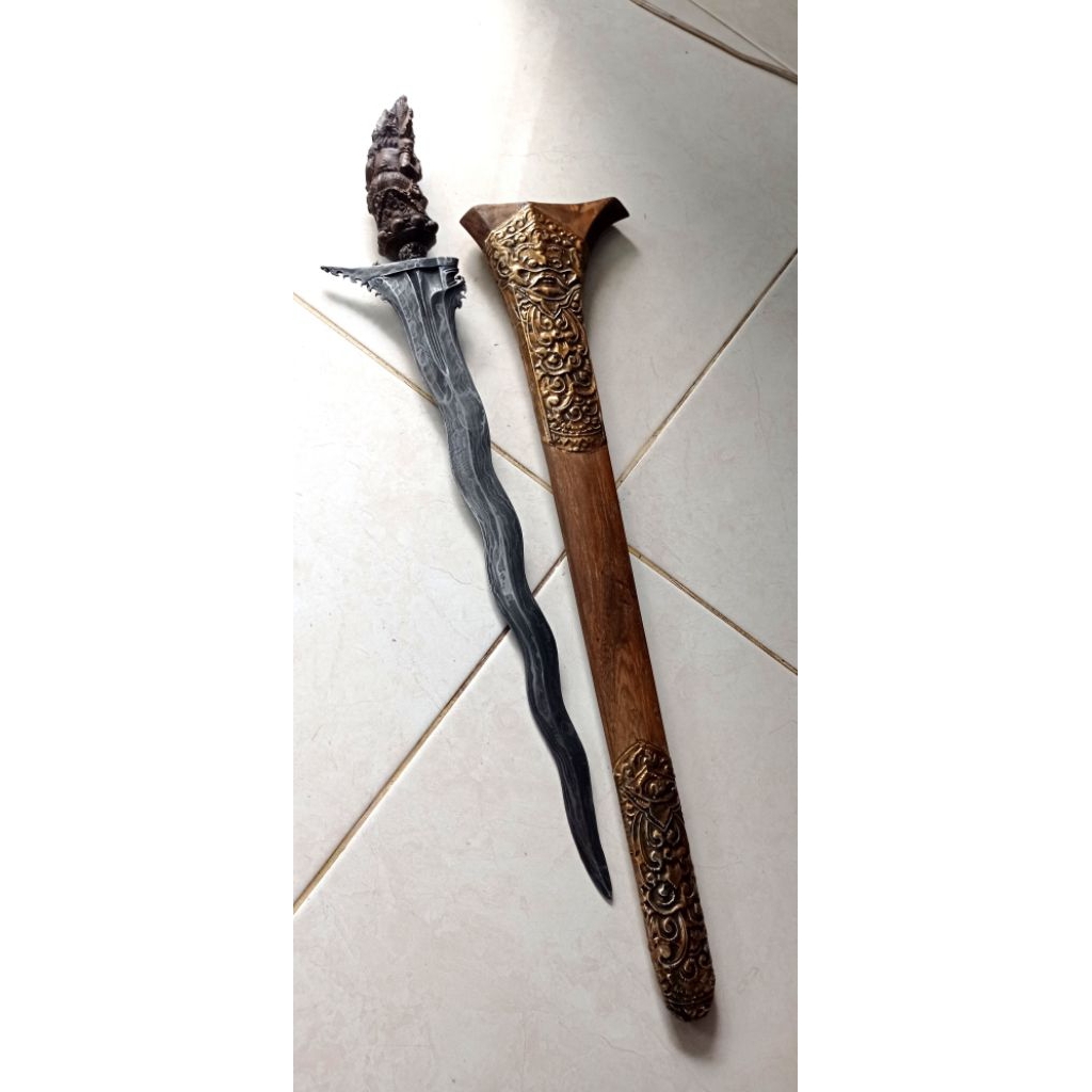 Keris Bali pamor kulit semangka panjang bilah 45 cm