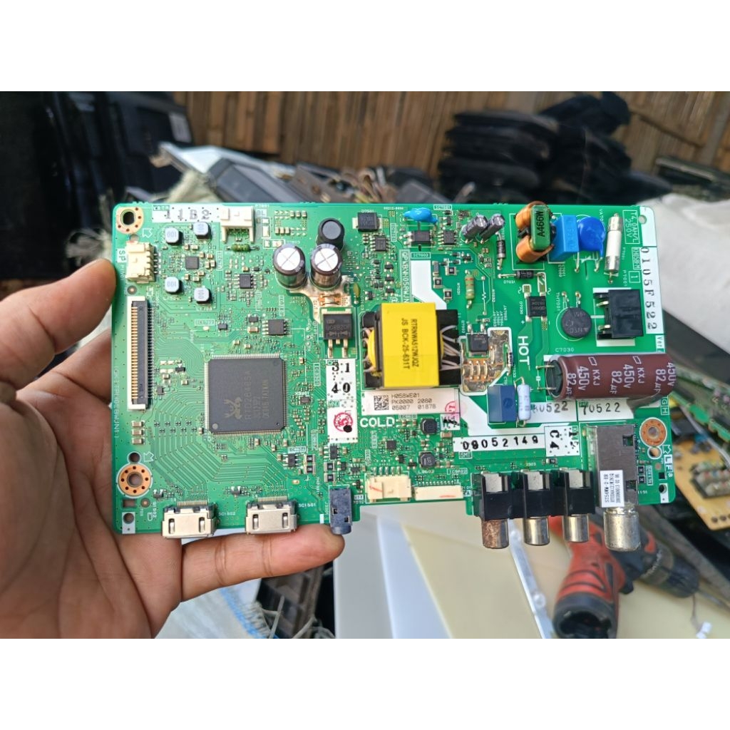 mainboard mesin tv led sharp 2T-C24CB3I-BK C24CB3I