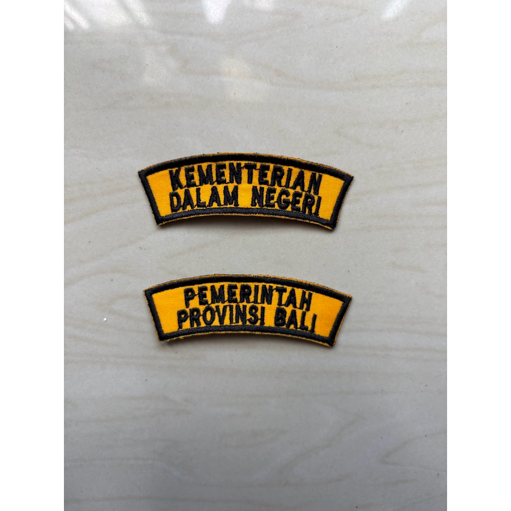 set emblem bordir tulisan latar kuning Kementerian dalam negeri dan emblem tulisan Pemerintah Provin