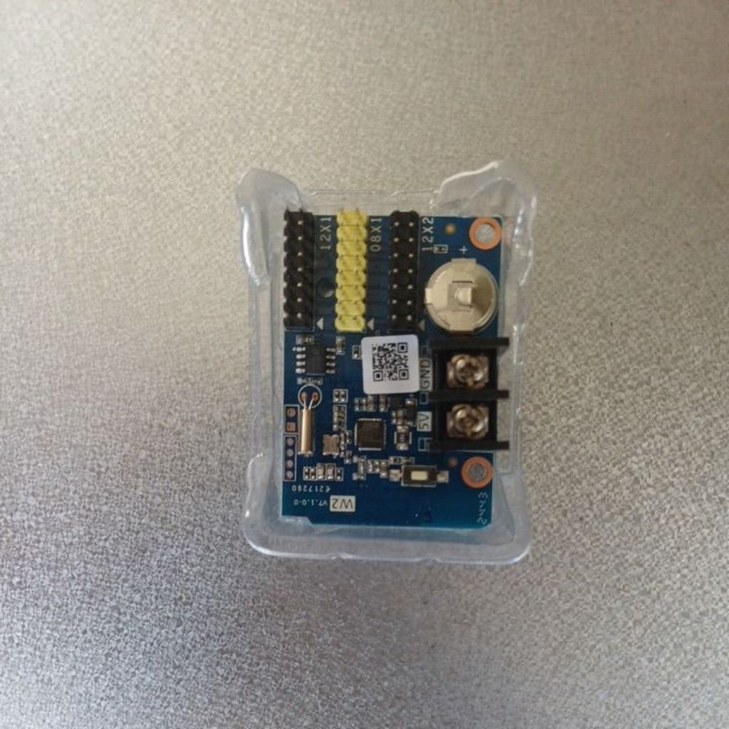 controller running text HD W2