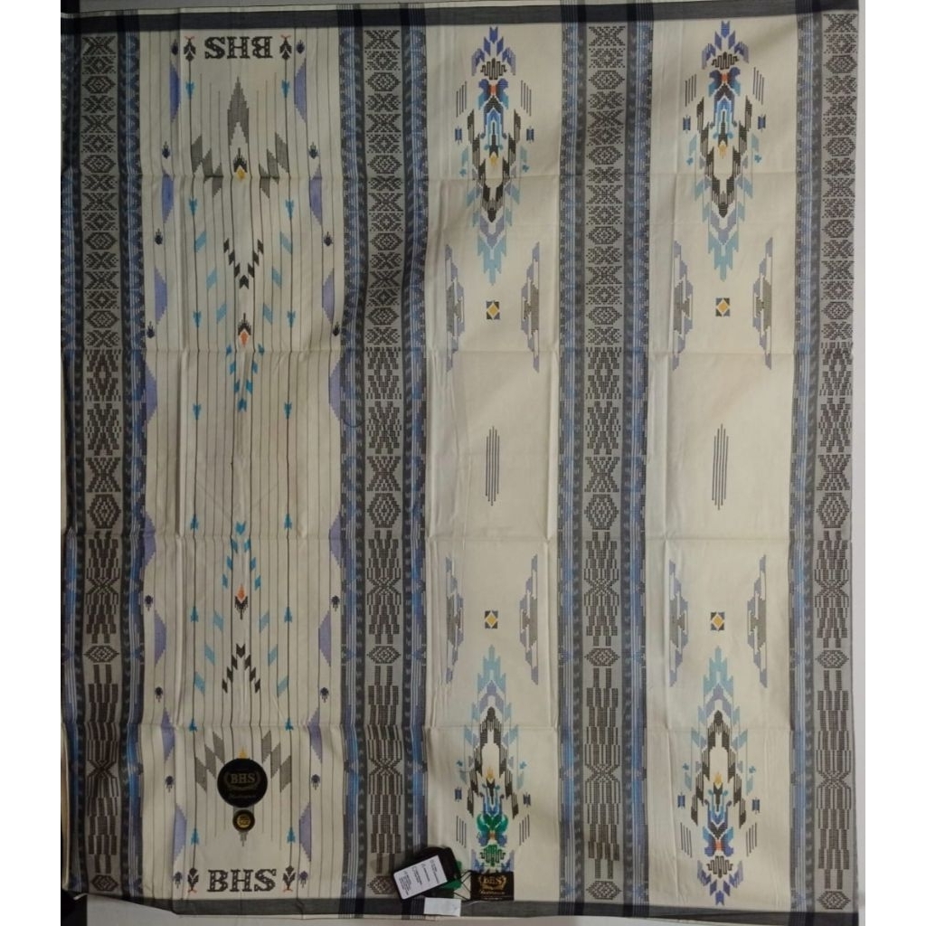 sarung bhs masterpiece gold motif sge putih tulang 02