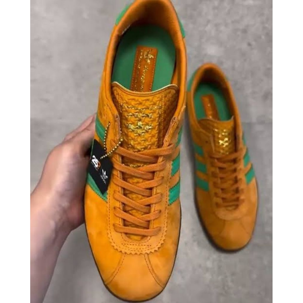 Adidas liverpool size 44  2/3 bnibwt