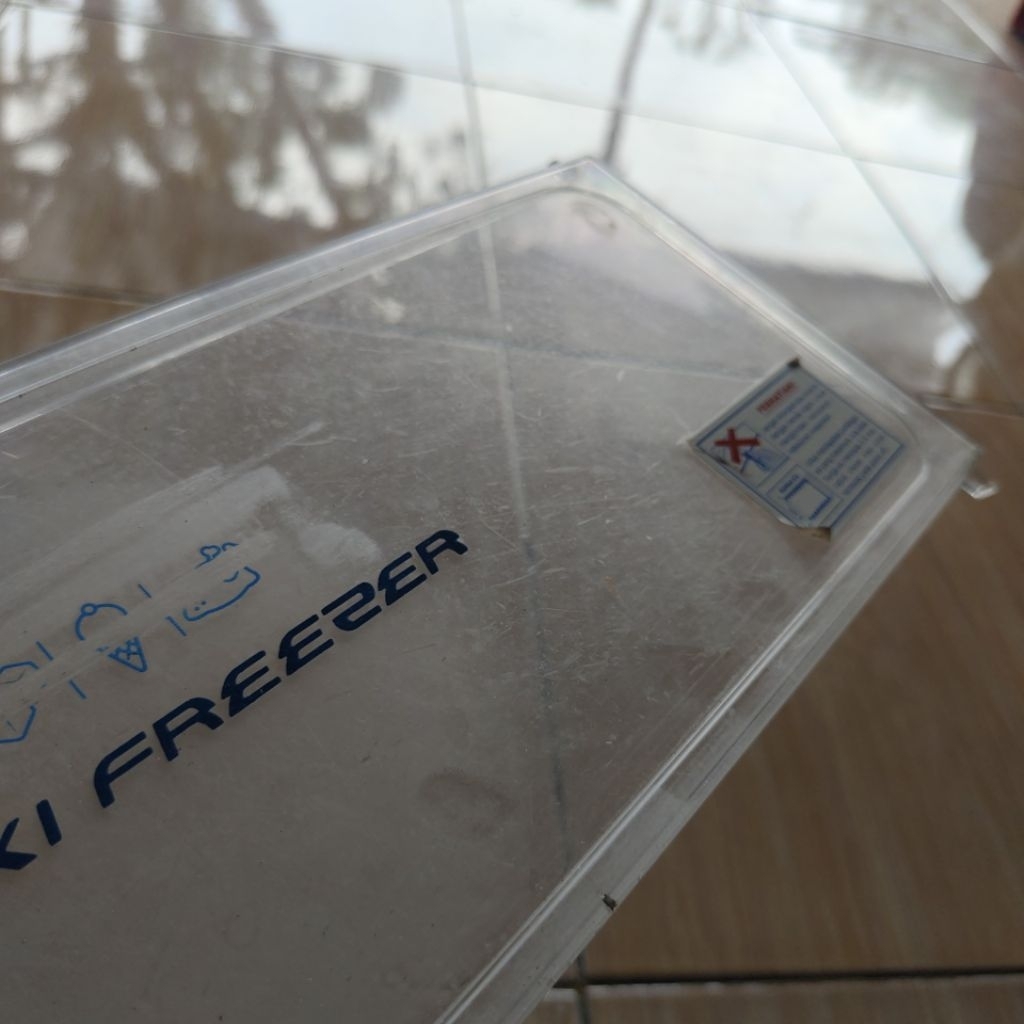 Tutup Freezer Kulkas Toshiba