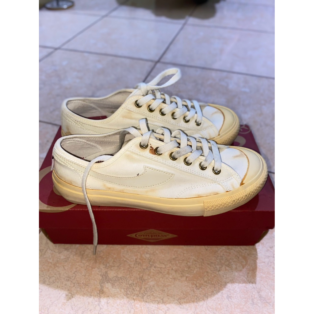 Preloved sepatu compass