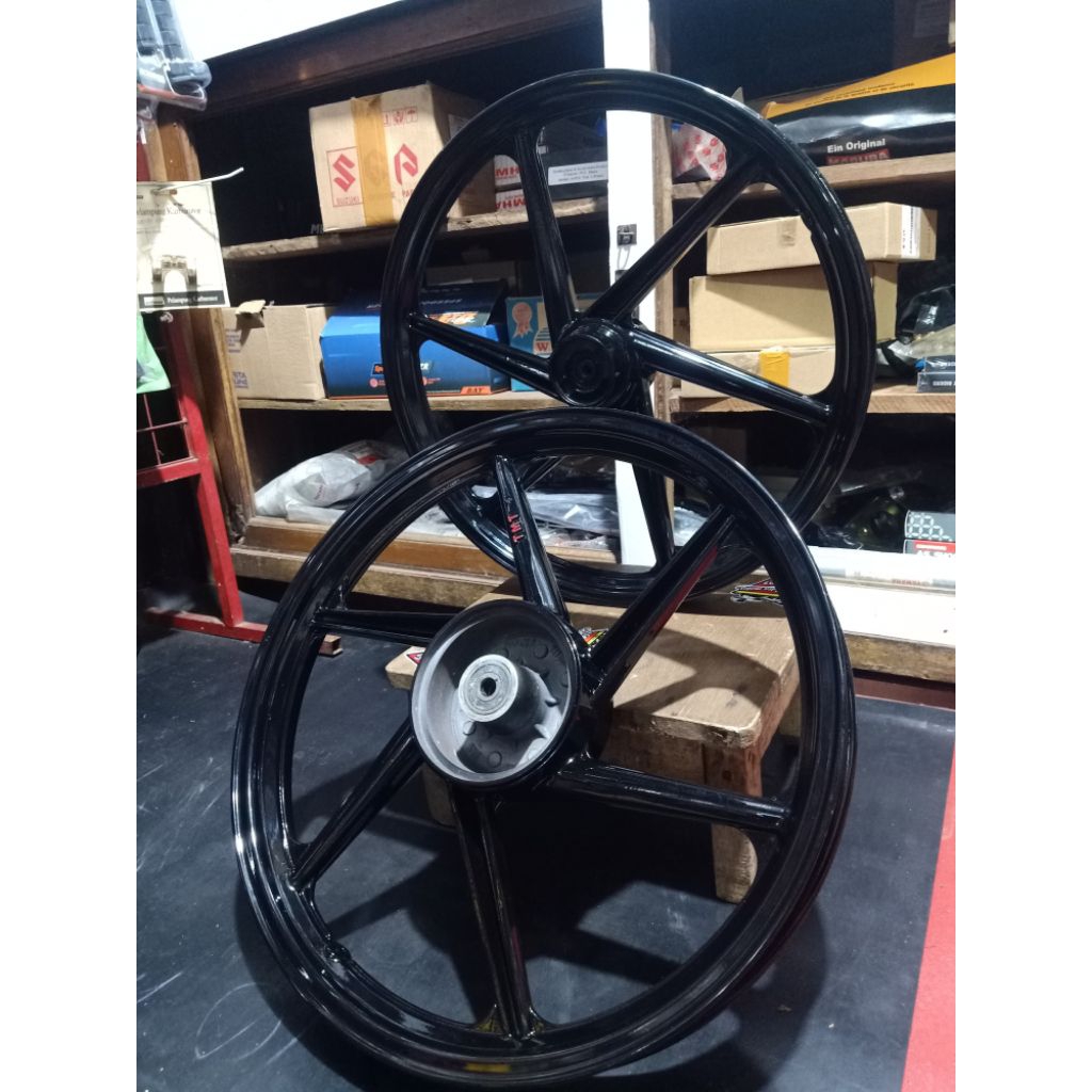 Velg TMT suzuki single disk 2and satria2tak smash shogun dll sudah lengkap dengan bearing roda rumah