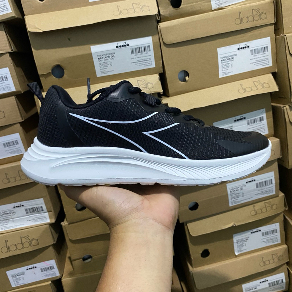 SEPATU DIADORA MANSIDE BLACK
