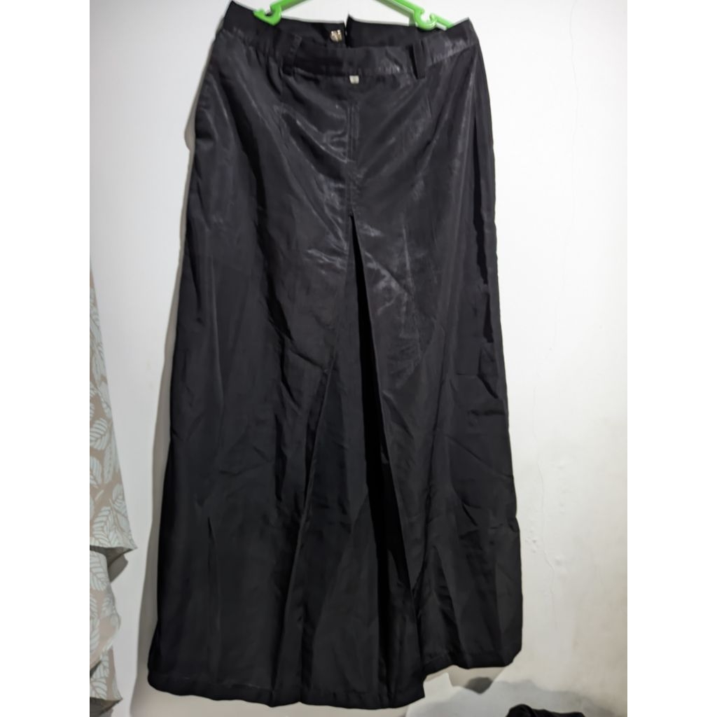 Rok Span Warna Hitam Bahan Licin
