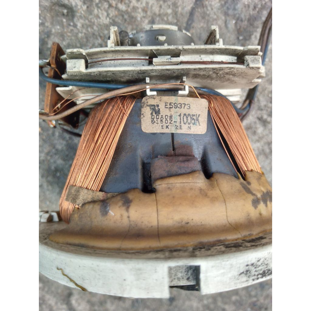 Yoke, konde TV tabung cembung 14inc merk Akira.