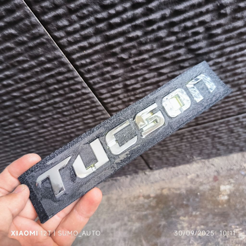emblem tulisan TUCSON untuk hyundai tucson gen 1 tahun 2005-2010