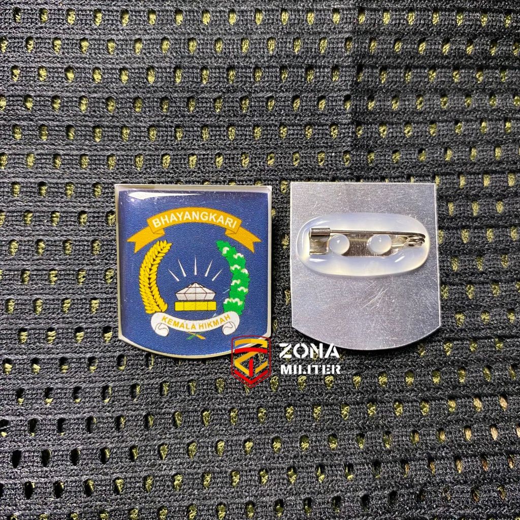 pin bhayangkari resin belakang peniti