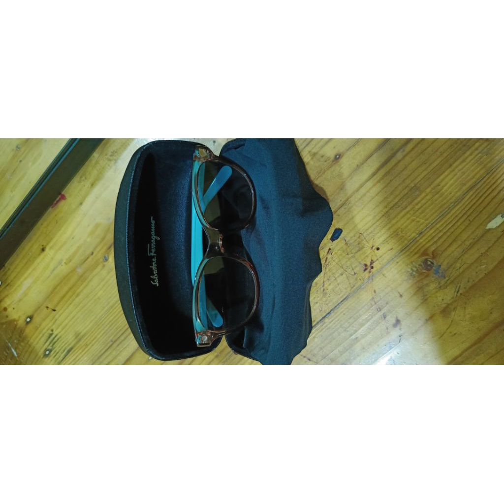 salvatore ferragamo kacamata wanita preloved