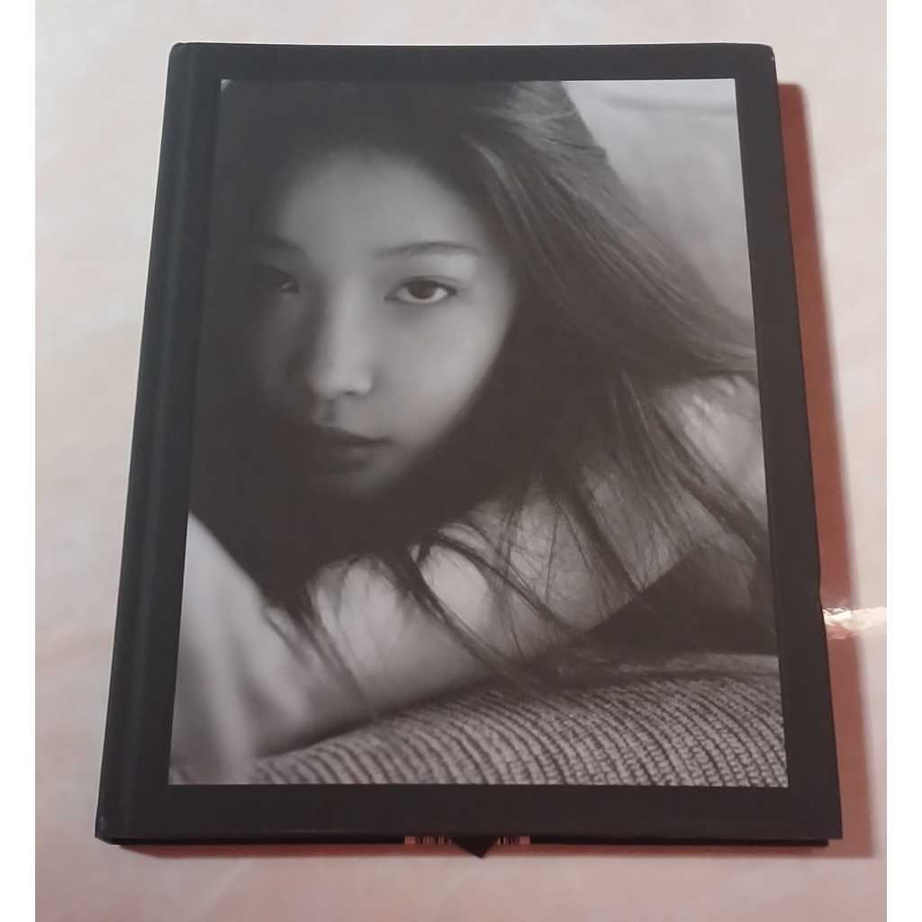 CHUNGHA ALBUM BARE AND RARE PRELOVED FULLSET