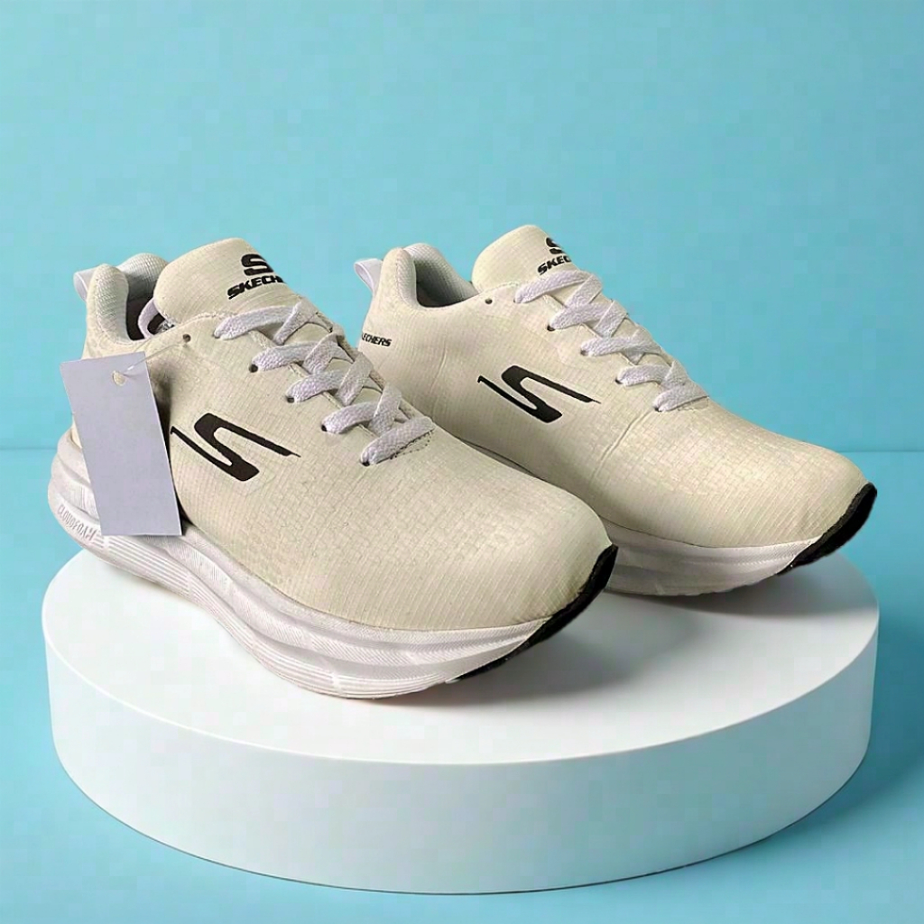 sepatu skechers putih seaker running
