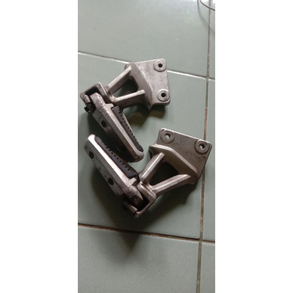 foot step belakang Suzuki skywave