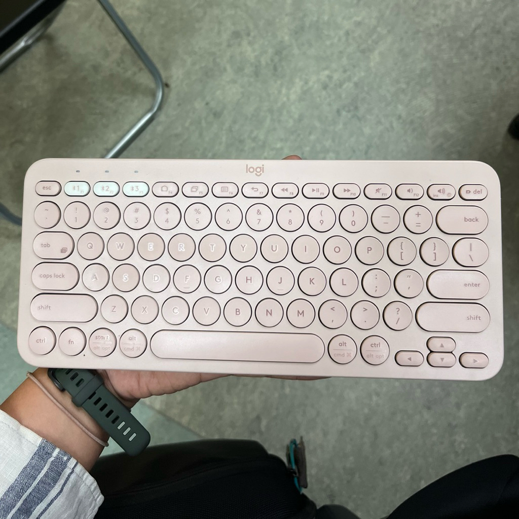 Preloved Keyboard Logitech K380