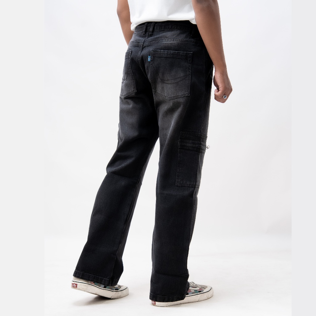 EARTHY GENOVA - RIVERTRAIL Cargo Black Washed Loose Denim