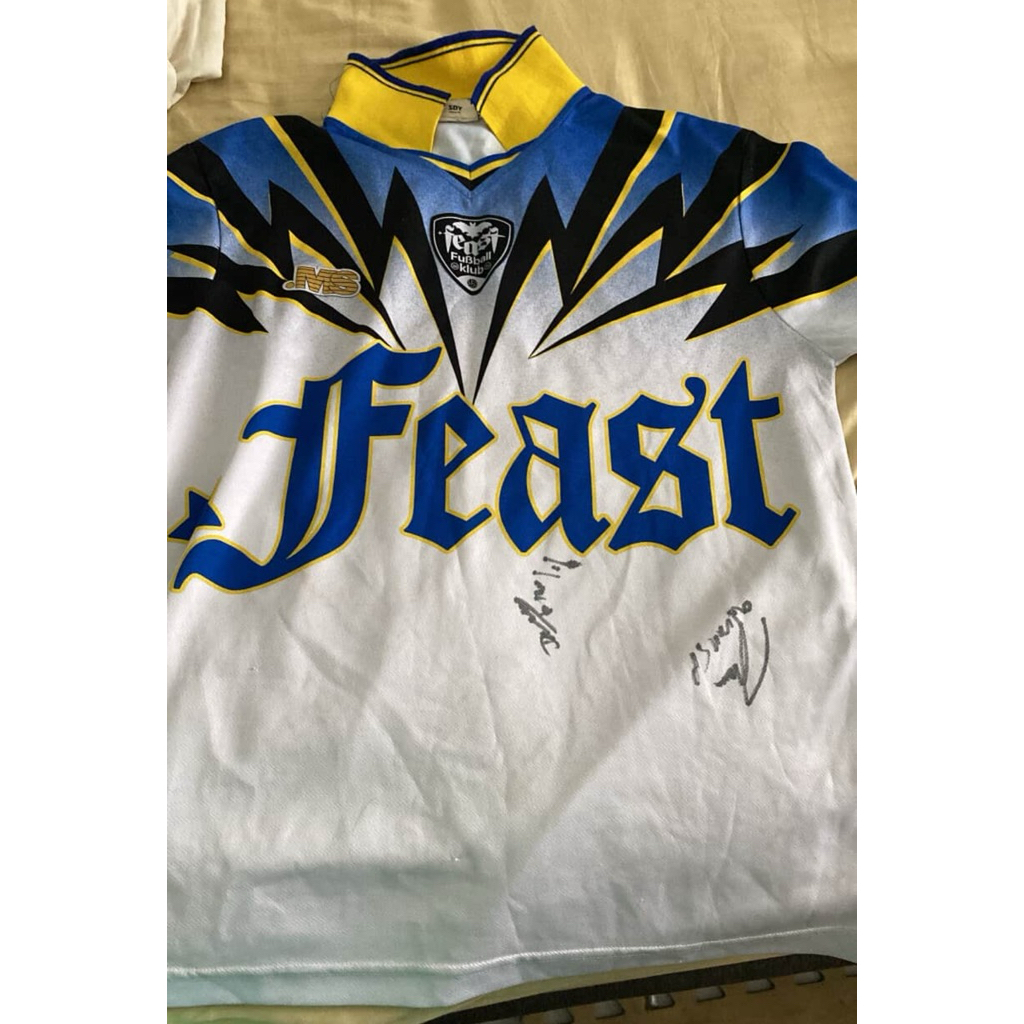 Jersey Feast .feast merah biru