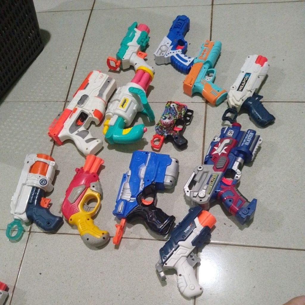 (Pistol A1) Mainan Tembakan peluru busa "Tanpa peluru"