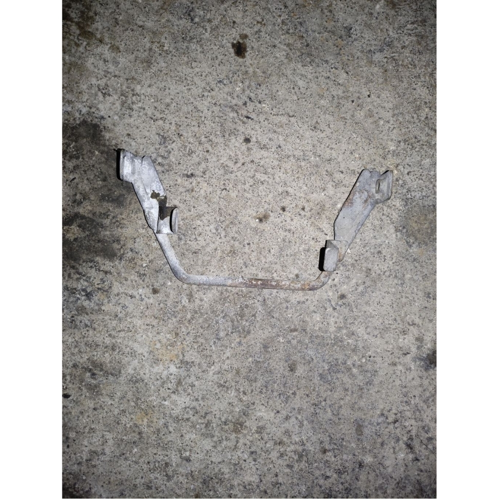 breket besi sayap bawah honda suprafit lama/supra X lama ori copotan