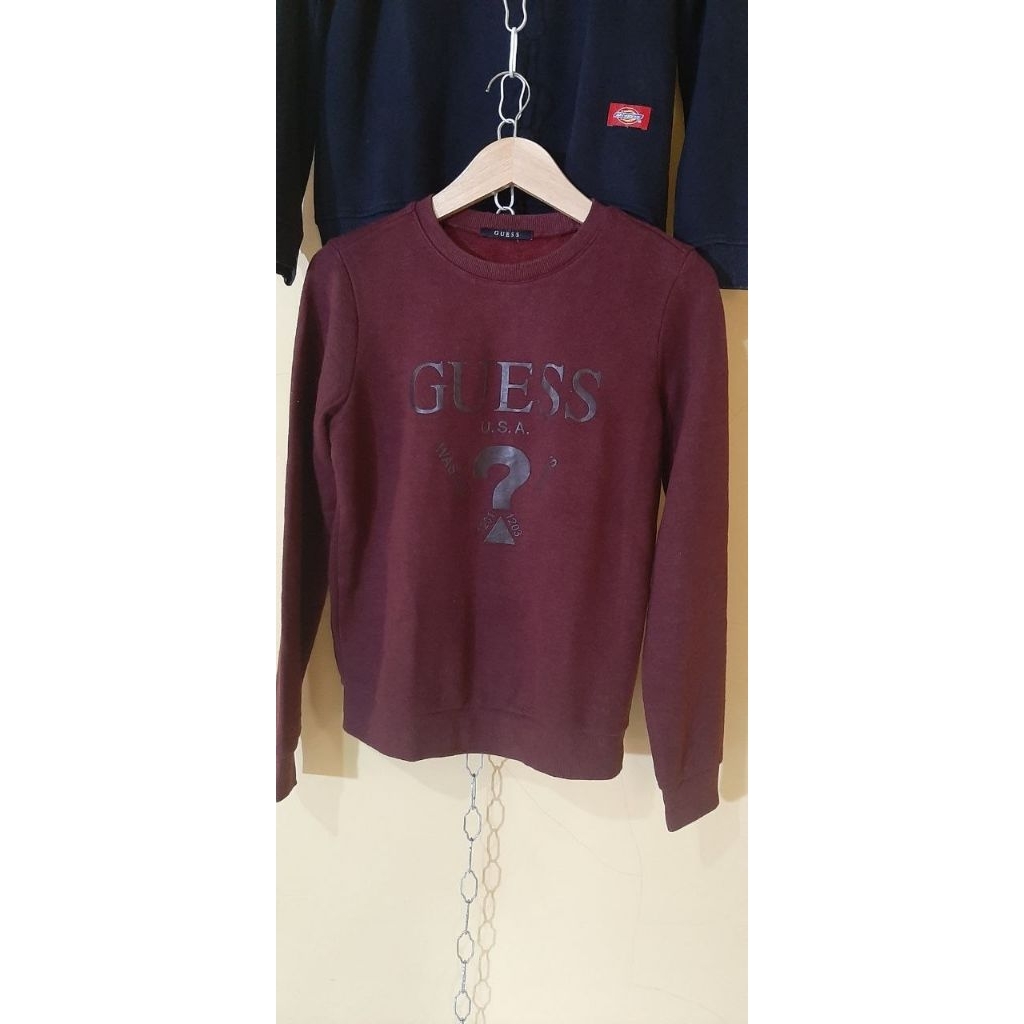 Guess Crewneck Maroon Big Logo Bekas Pakai