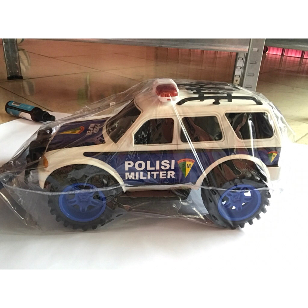 mainan mobil polisi militer ukuran besar