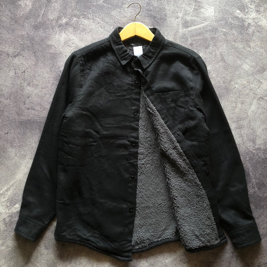 Sherpa Shirt Curiosity Second Size M,Kemeja Sherpa Hitam Second kemeja hitam second kemeja casual se