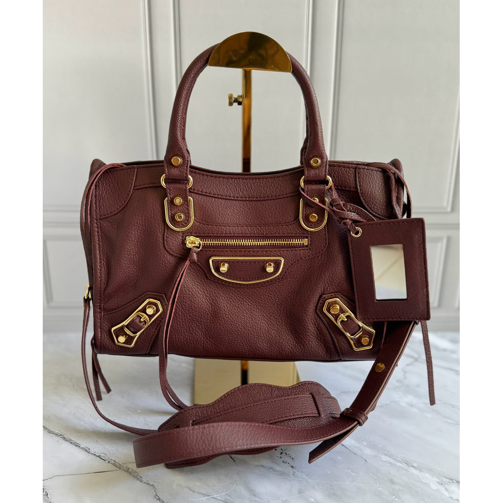 Tas  Preloved/Second Balen City Edge Metalic Size Small warna Burgundy