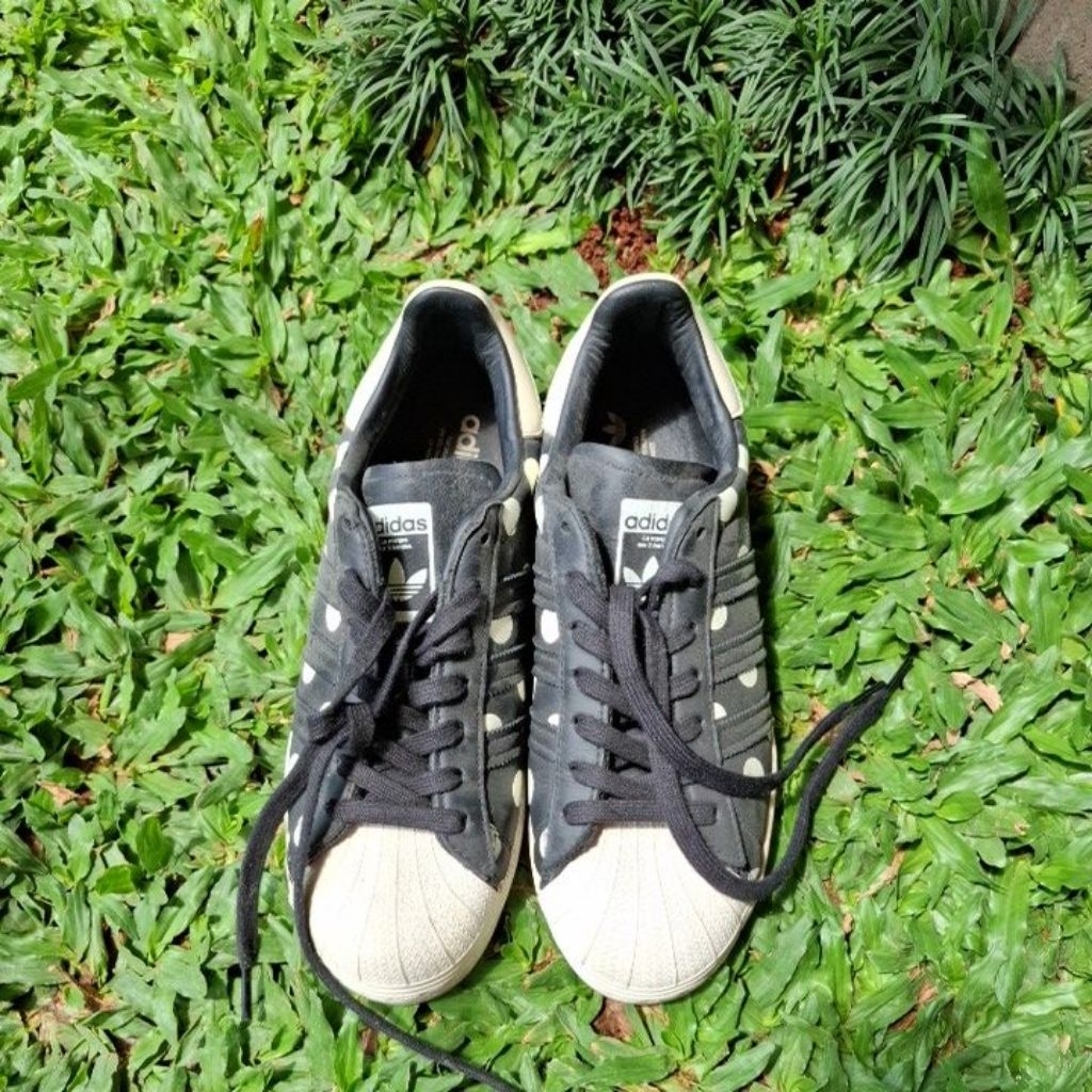 Preloved Adidas superstar dots