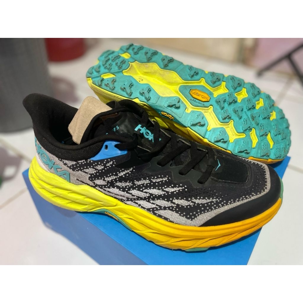 sepatu HOKA speedgoat 5
