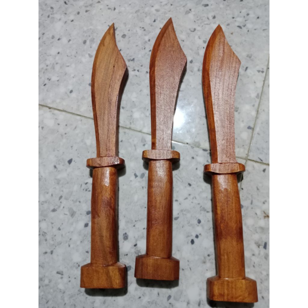 Belati kayu pencak silat kripen psht