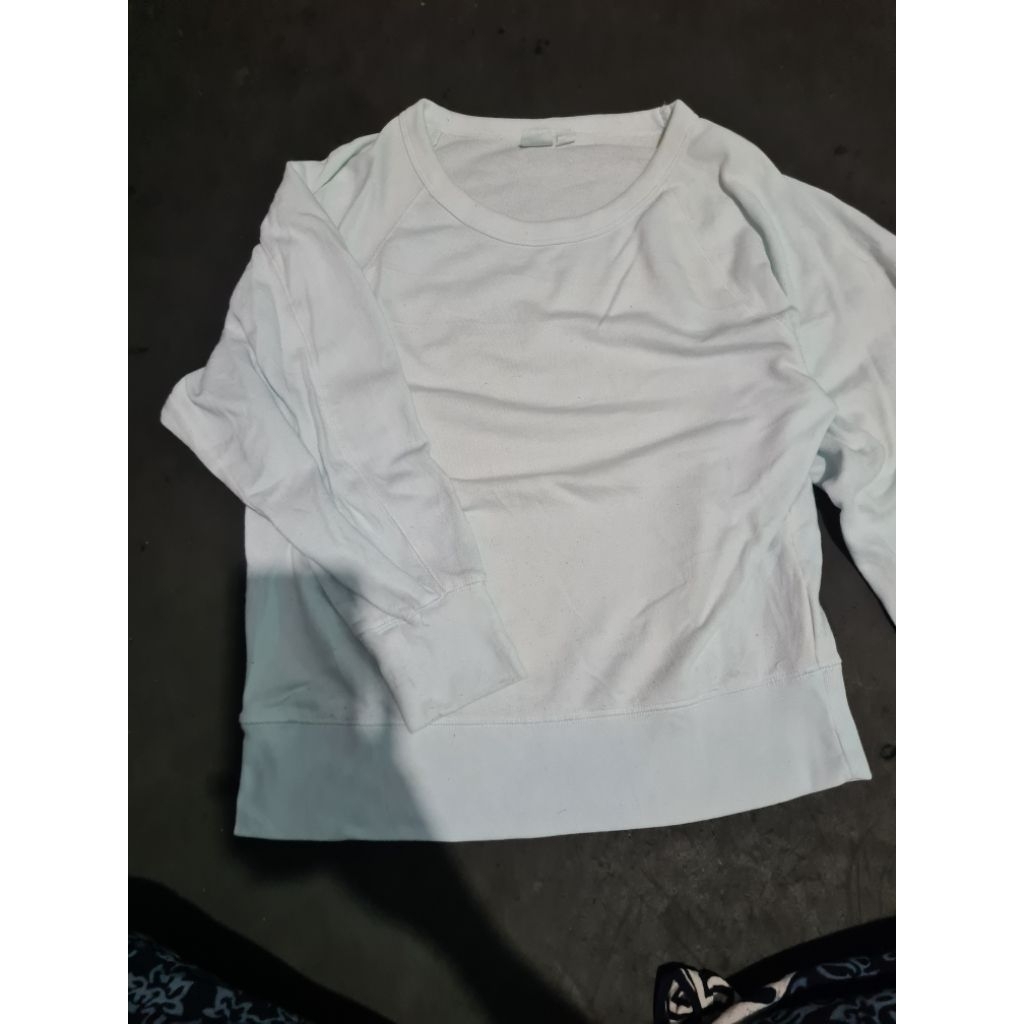 crewneck gap second,crewneck gap preloved