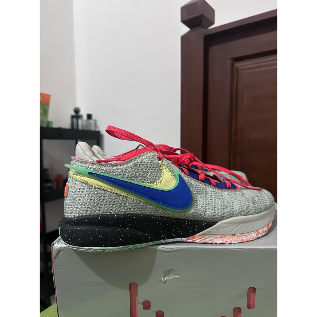 lebron 20 size 45 PREMIUM