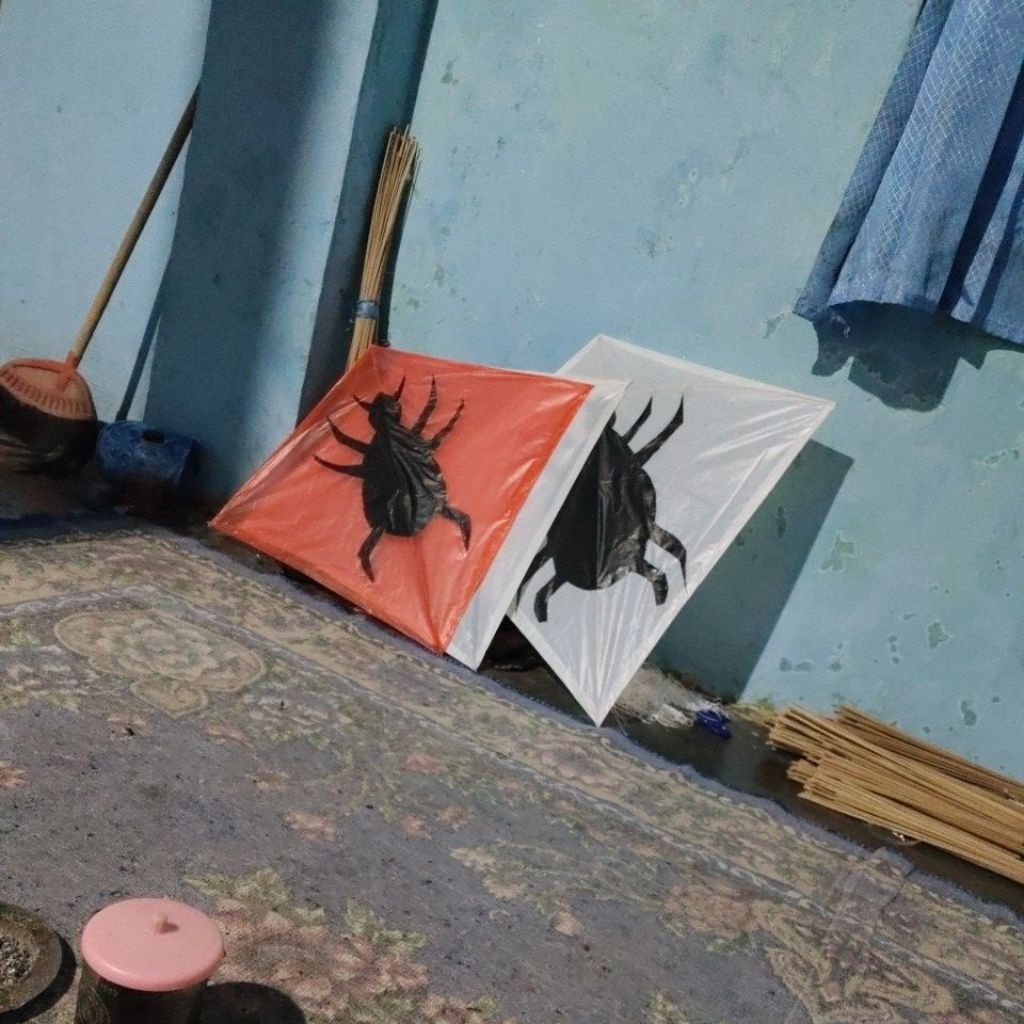 layangan aduan sukhoi motif bergambar