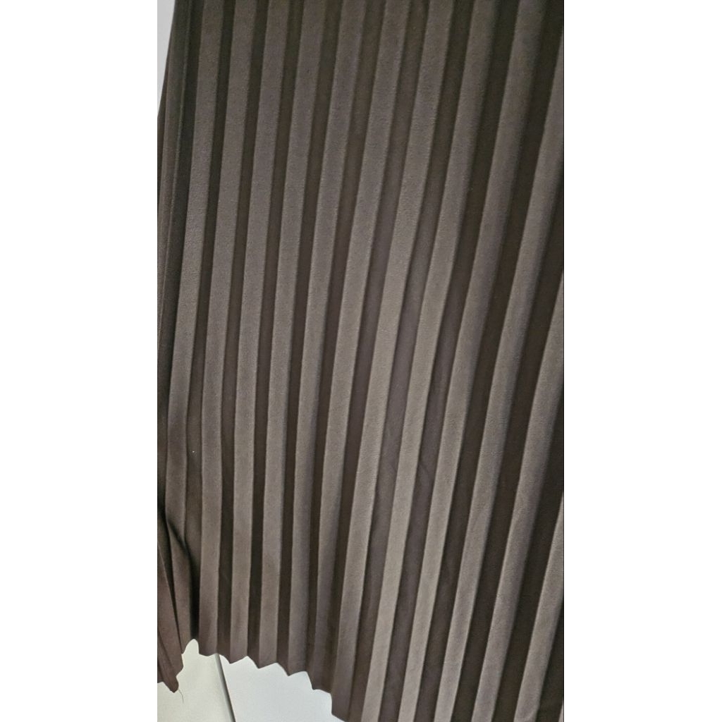 Preloved Rok Plisket Army