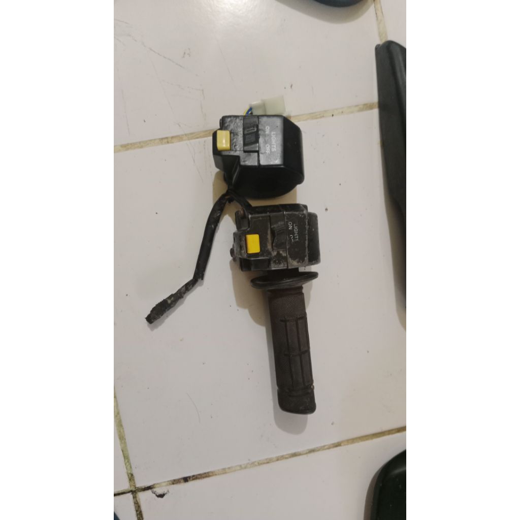 Holder kanan kiri yamaha fizr original