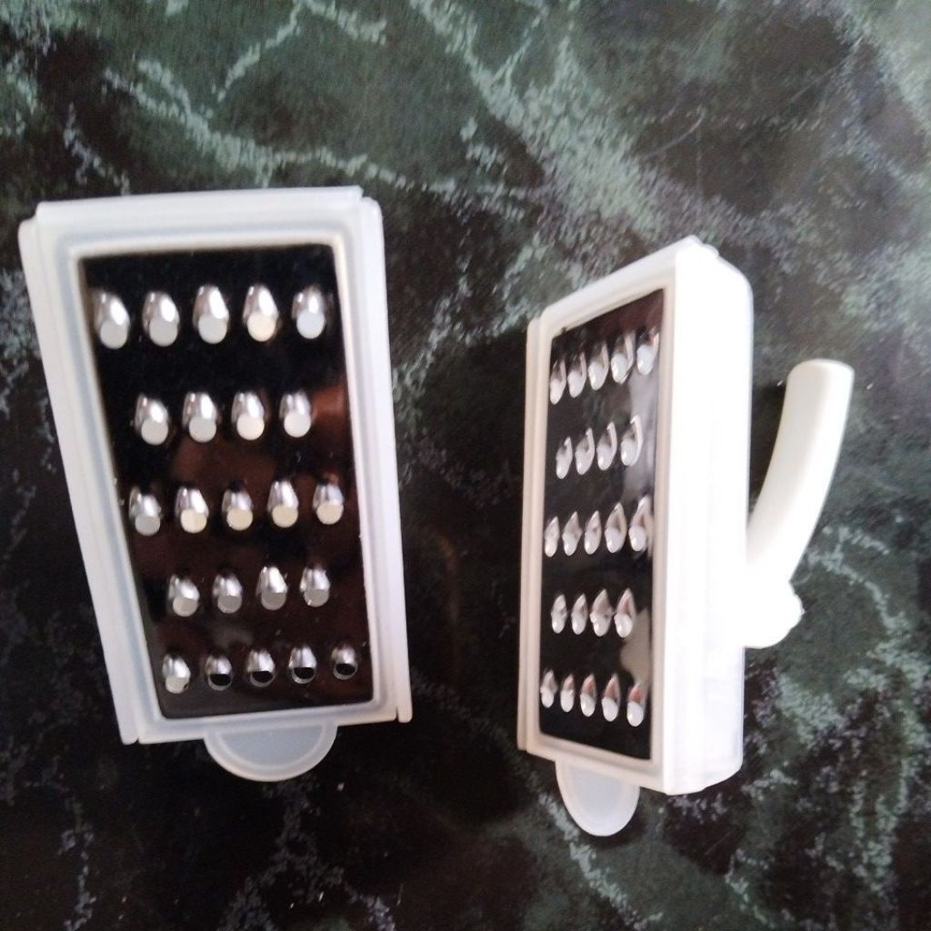 parutan keju mini Tupperware 1pc