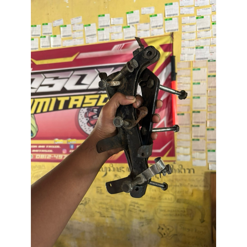 pangkon mesin atas gl100 gl series platina origina cepotan