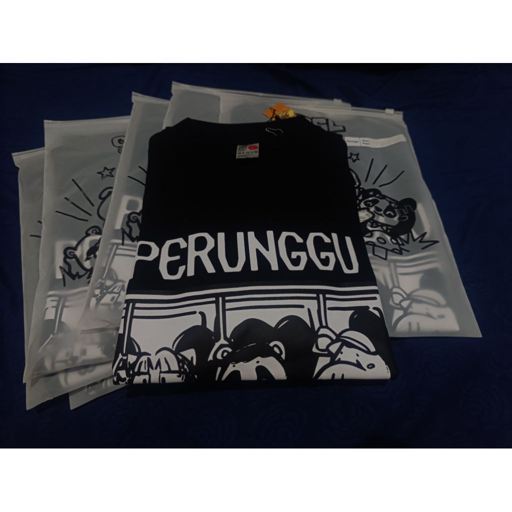 Kaos Perunggu x CRSL