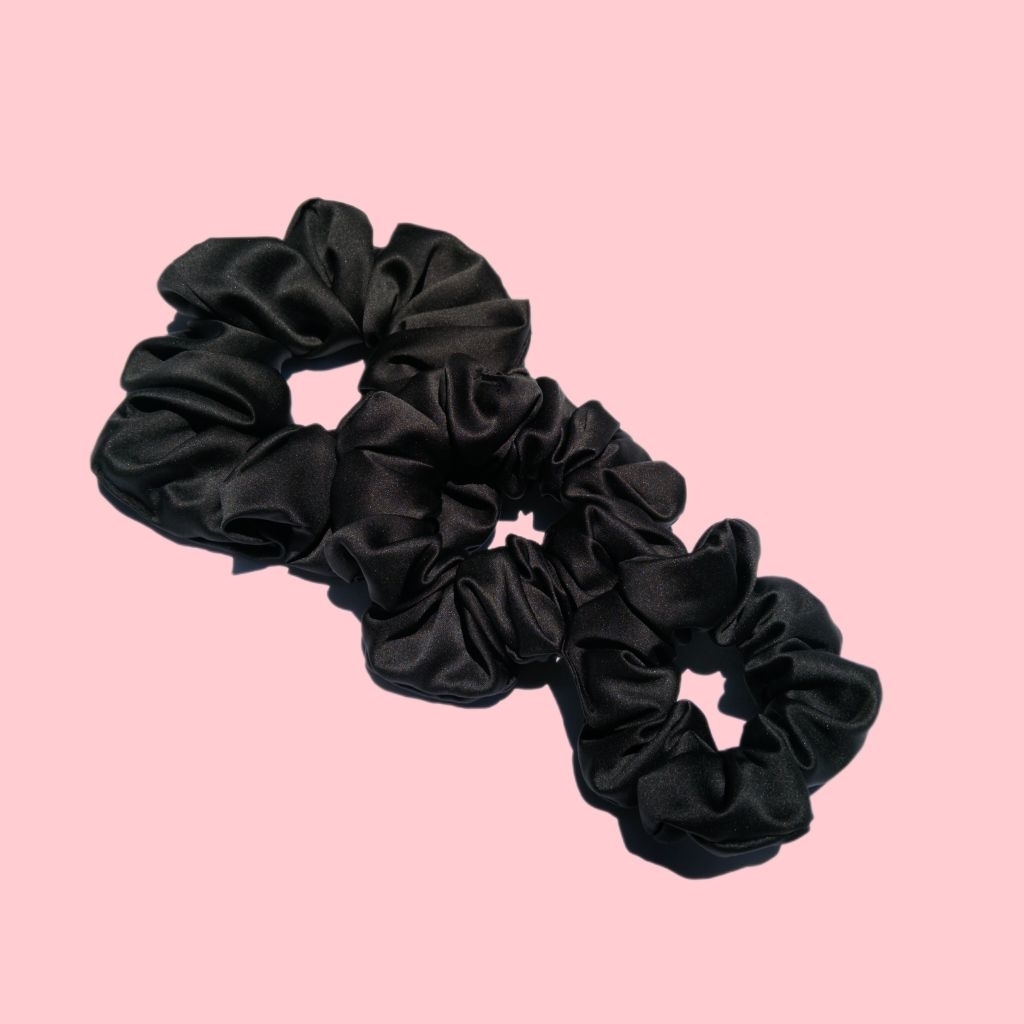 (Besar) Classic Black Satin - Scrunchies Satin Doff Warna Hitam