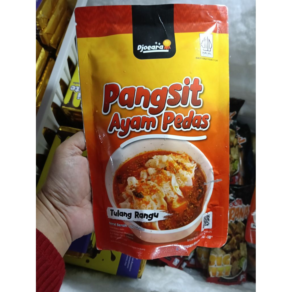 Pangsit ayam pedas tulang rangu