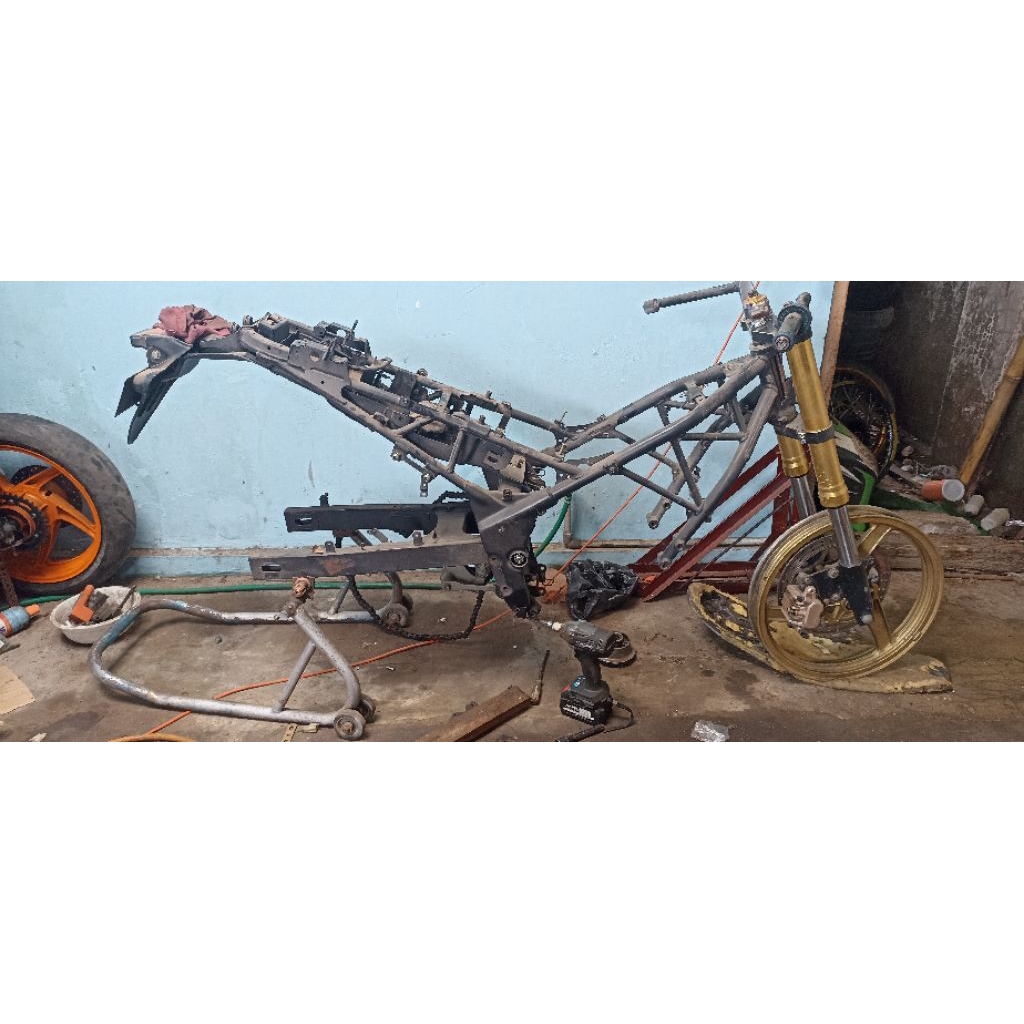 shock depan cbr 250r  k33 upside down