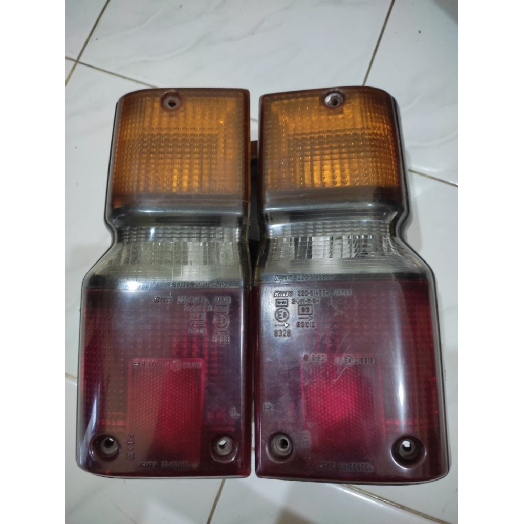 stoplamp daihatsu taft gt atau stoplamp daihatsu taft atau stoplamp taft gt original atau lampu bela