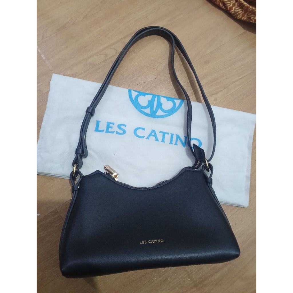 pl like new Sling bag LESCATINO shoulder bag