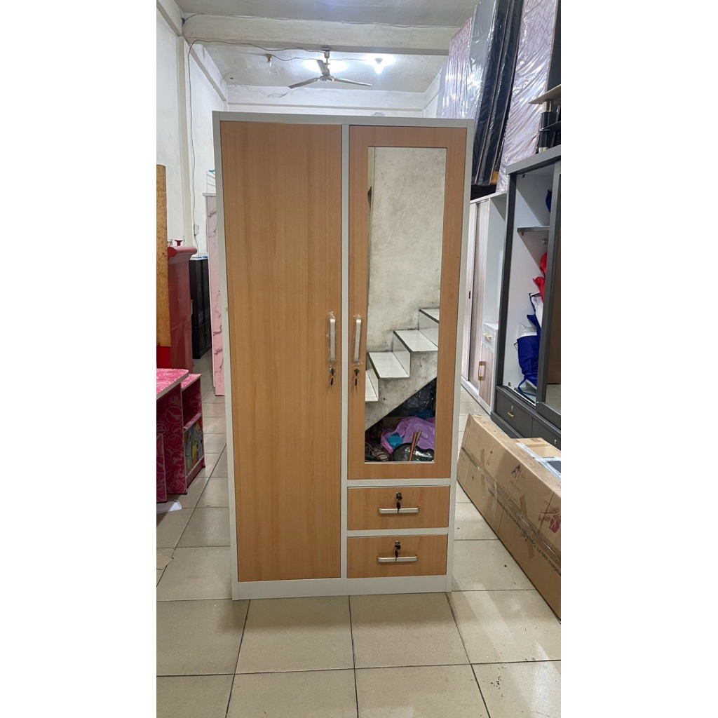 Lemari Pakaian Plat Besi Model 2 Pintu Swing 2 Laci