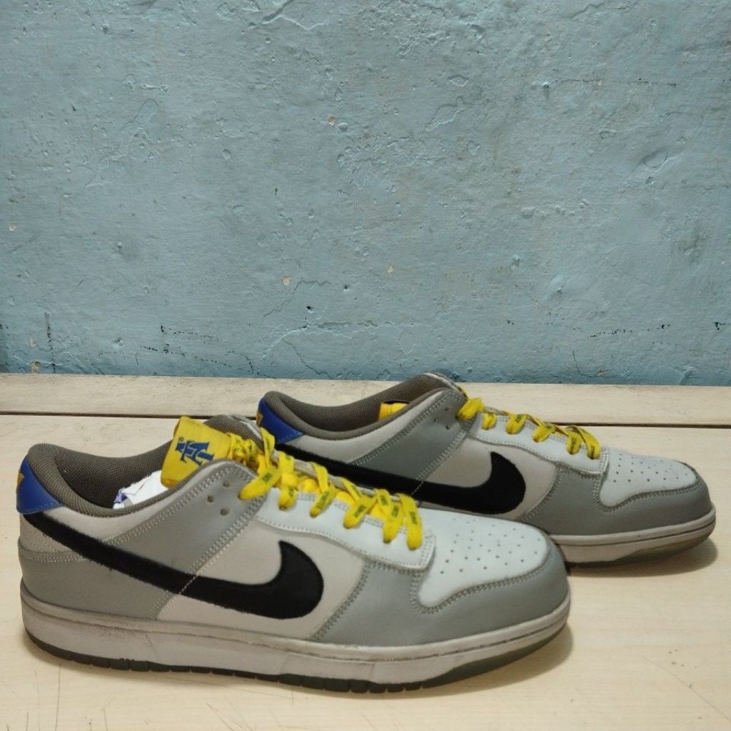 SEPATU BEKAS SIZE 44 INSOLE 28 CM