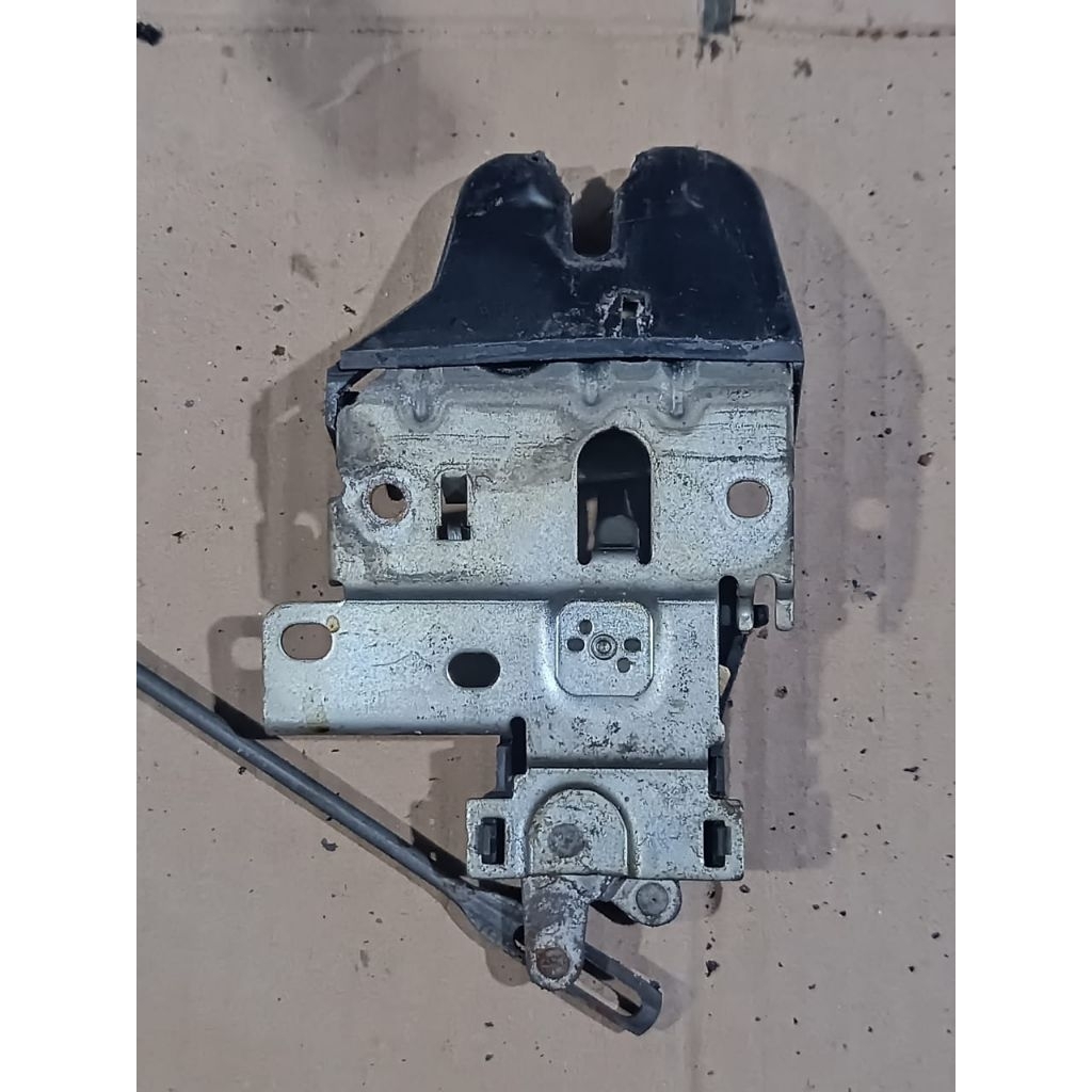 doorlock bagasi Mitsubishi Lancer ck4