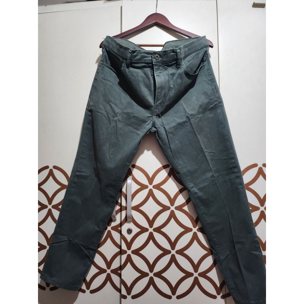 Celana Uniqlo Slimfit Original ( Preloved )