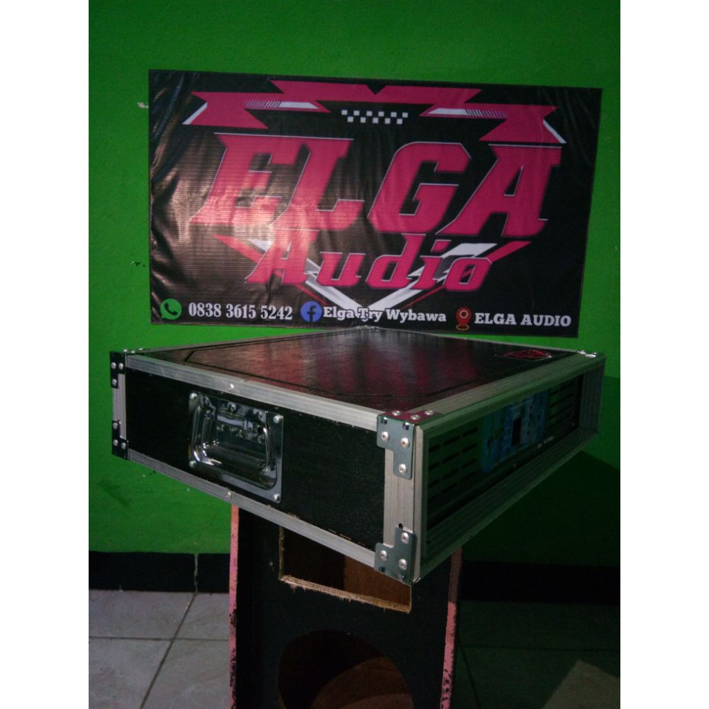 bok power amplifer  ca 10 + hardcase