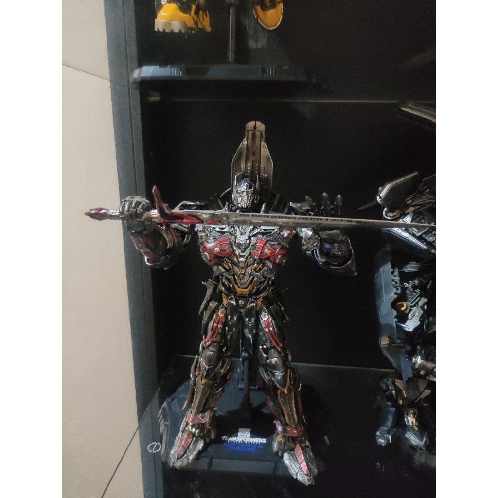 Threezero DLX Optimus Prime TLK Repaint Display Only