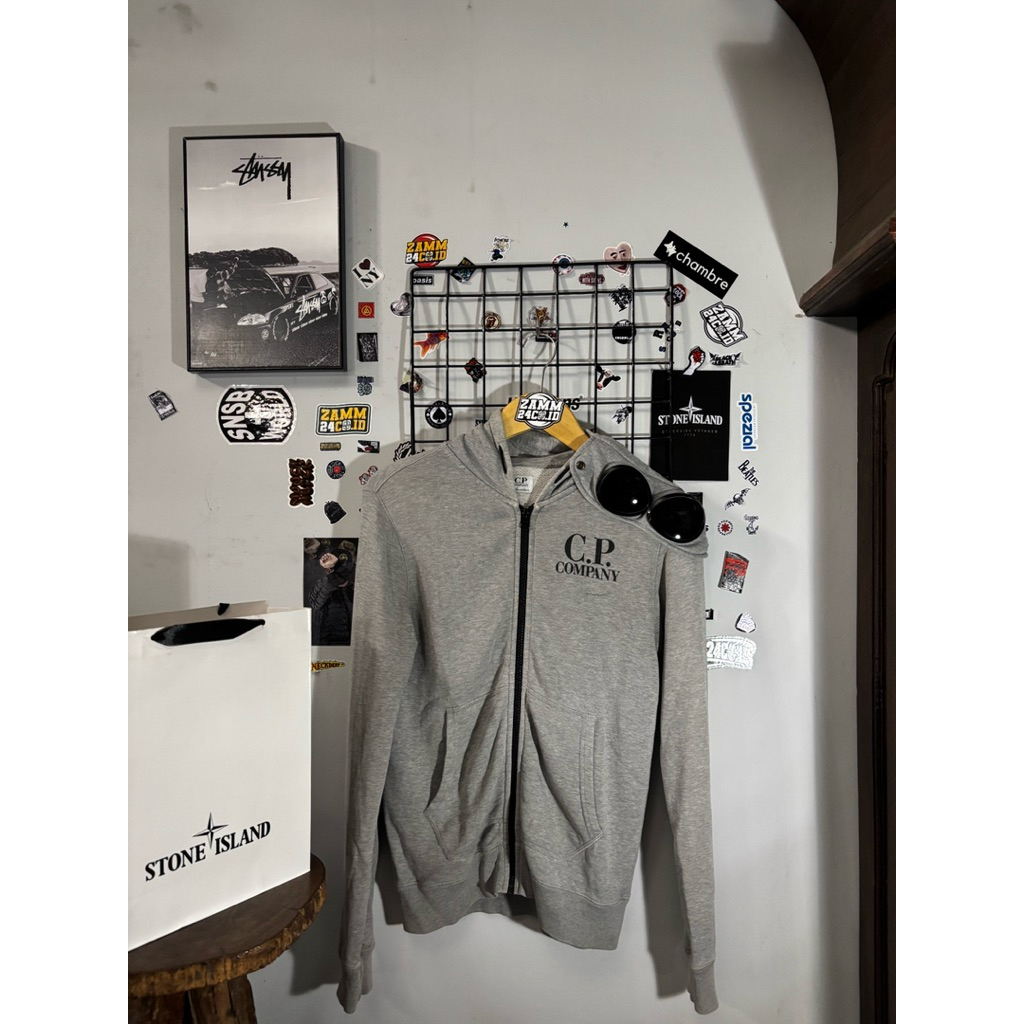 UNDERSIXTEEN CP COMPANY